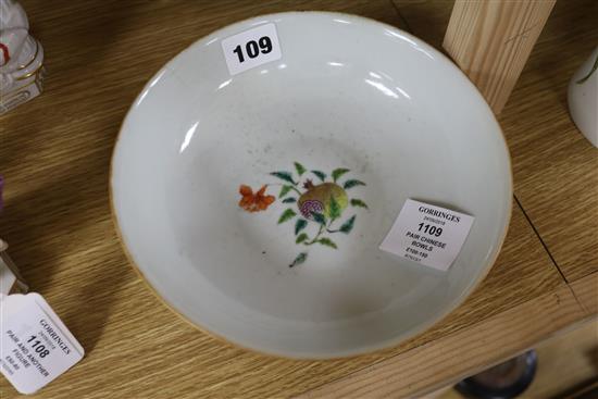 A pair of Chinese bowls diameter 19cm